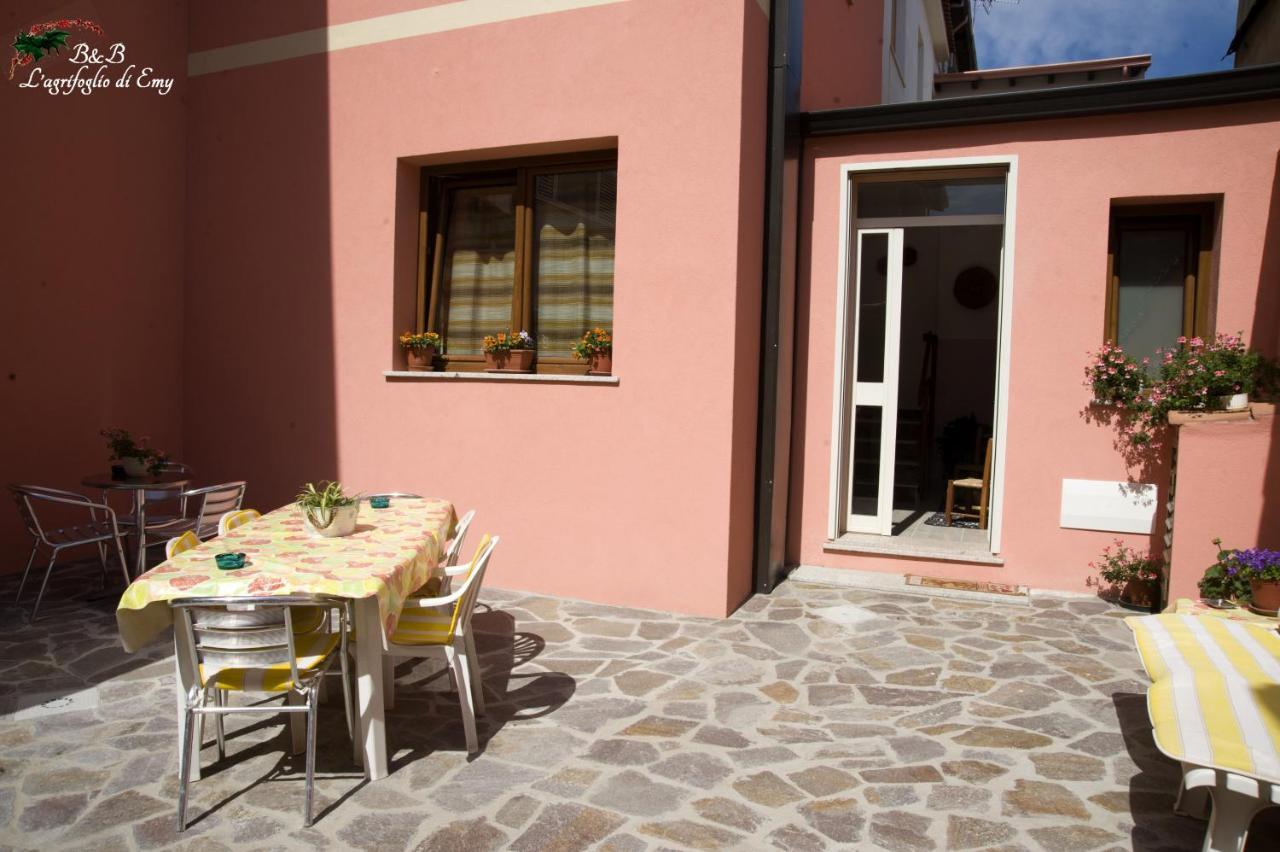 L'Agrifoglio Di Emy Bed and Breakfast Guspini Exteriör bild