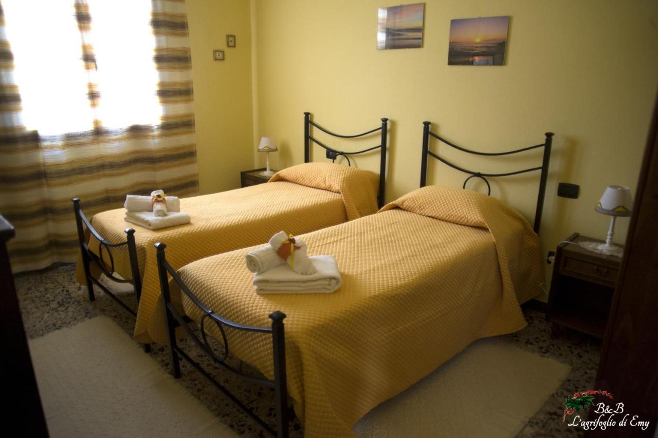 L'Agrifoglio Di Emy Bed and Breakfast Guspini Exteriör bild