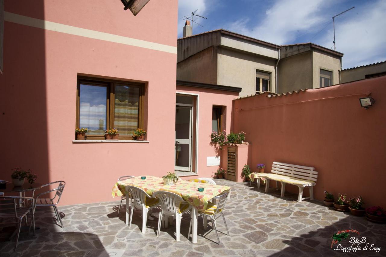 L'Agrifoglio Di Emy Bed and Breakfast Guspini Exteriör bild
