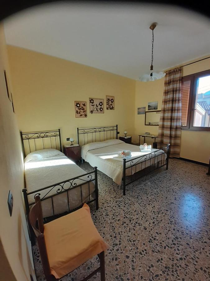 L'Agrifoglio Di Emy Bed and Breakfast Guspini Exteriör bild