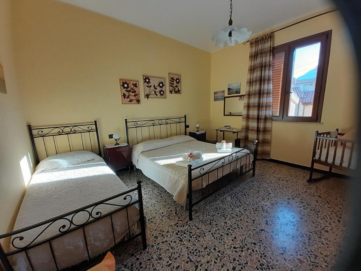 L'Agrifoglio Di Emy Bed and Breakfast Guspini Exteriör bild