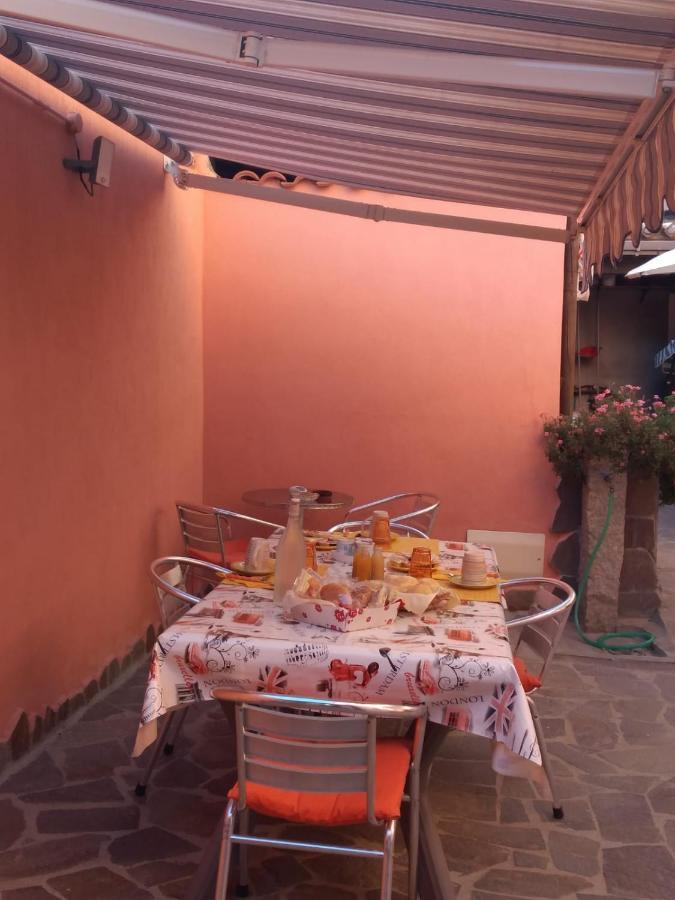 L'Agrifoglio Di Emy Bed and Breakfast Guspini Exteriör bild