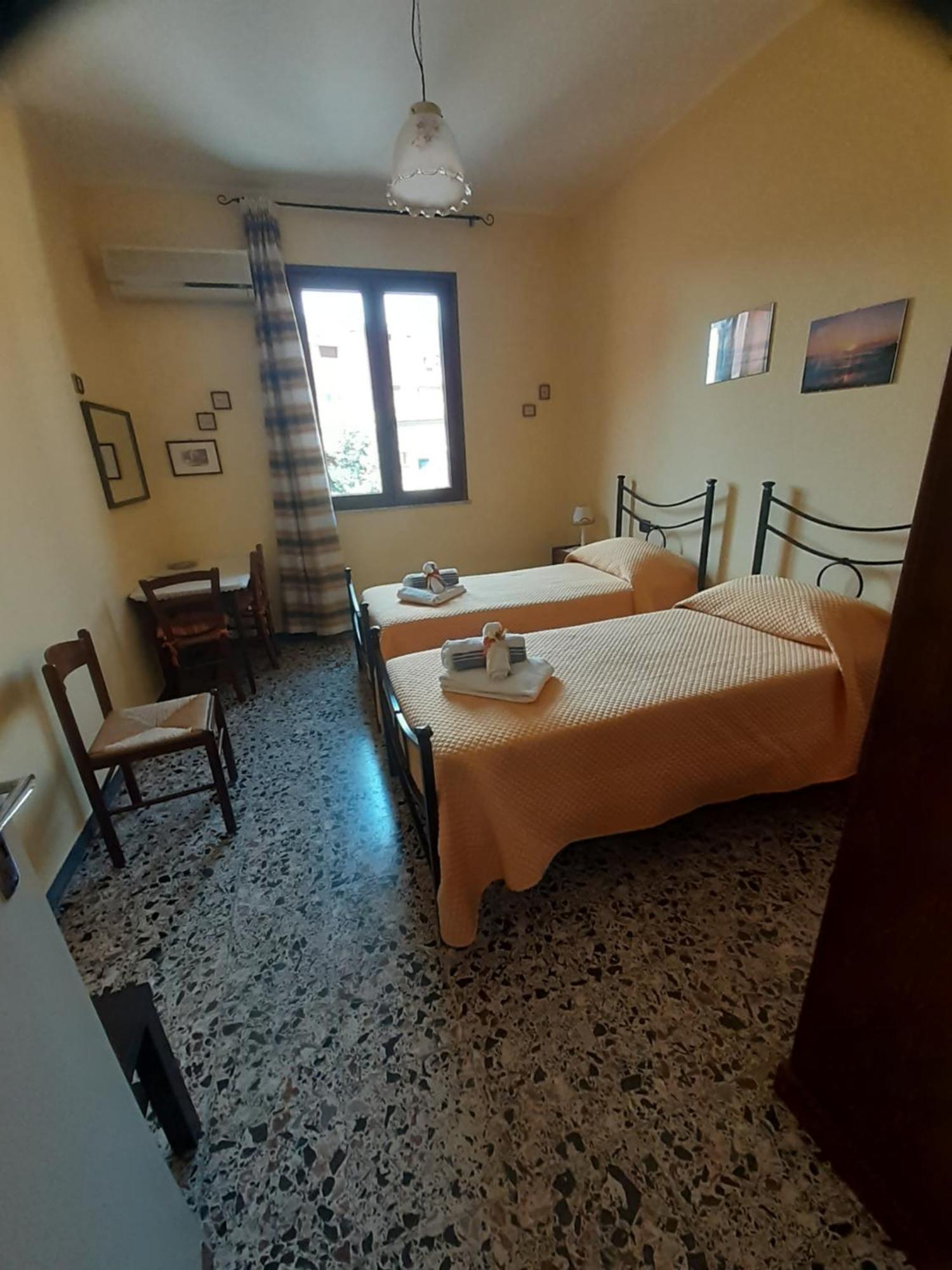 L'Agrifoglio Di Emy Bed and Breakfast Guspini Exteriör bild